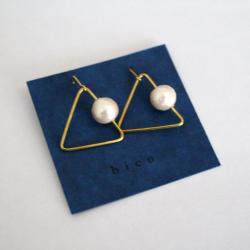sankaku pearl pierced earrings